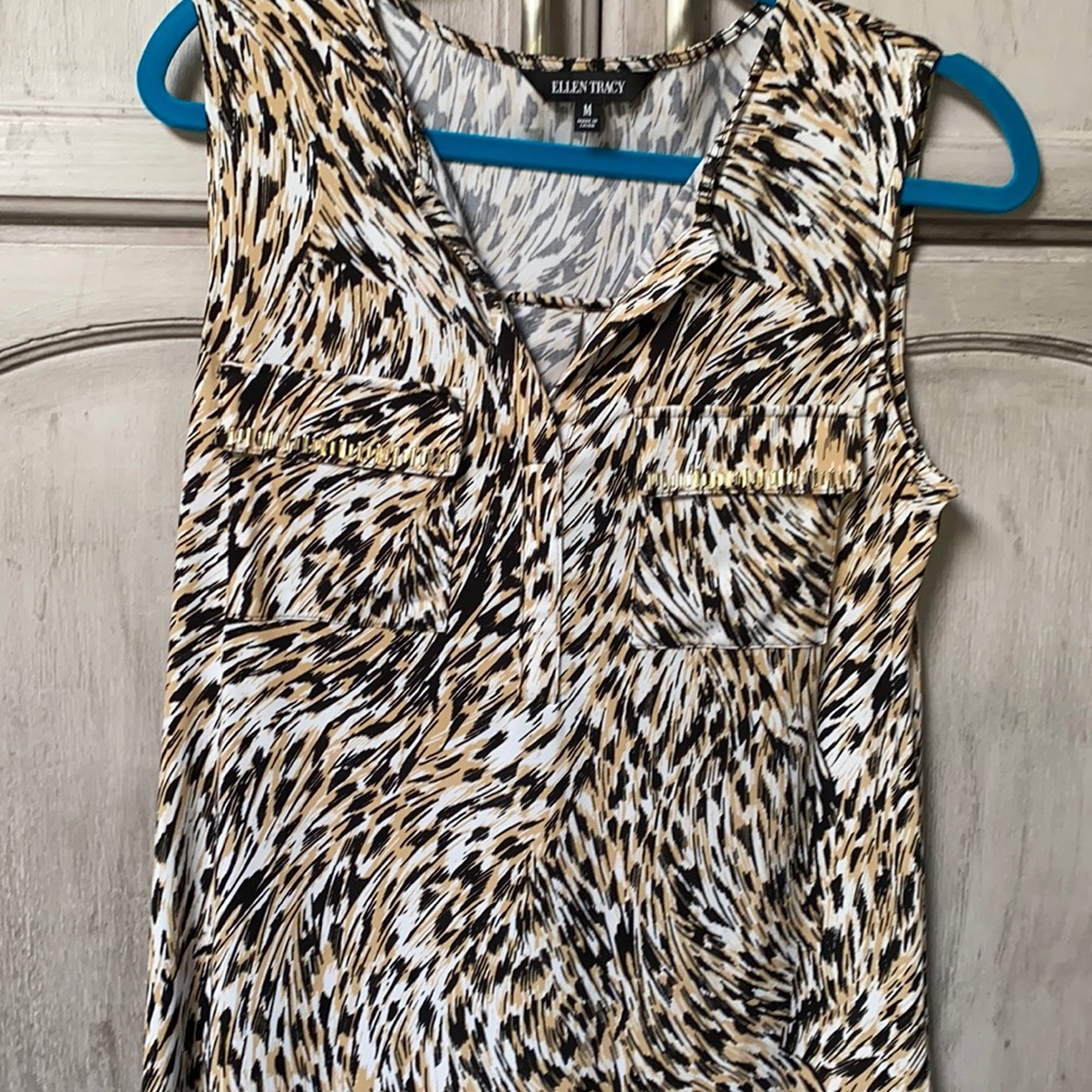 Women’s top Sz M